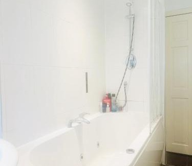 Drumchapel House | Cozy Room in Glasgow West End