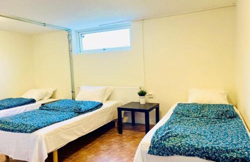 Dammhagen Apartment | Cozy room with 3 single bed in Landskrona
