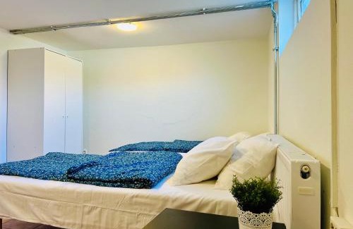 Dammhagen Apartment | Cozy room with 3 single bed in Landskrona