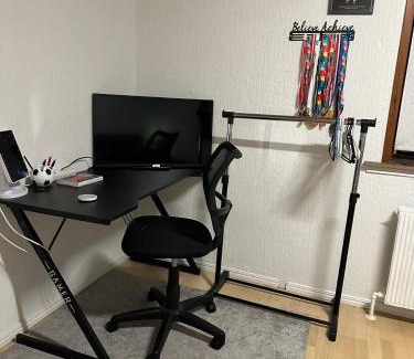 Billund House | Cozy Room with Garden View in centre of Billund