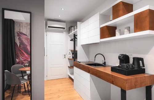 Ruggero Settimo House | Cozy room with whirlpool bath and kitchenette in the center of Palermo