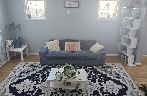 Saint Josephs House | Cozy room with WiFi and AC in amazing Baltimore