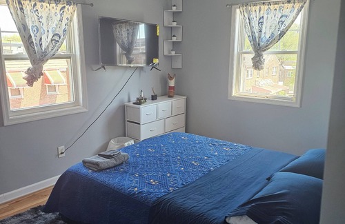 Saint Josephs House | Cozy room with WiFi and AC in amazing Baltimore