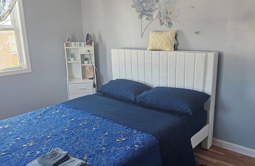 Saint Josephs House | Cozy room with WiFi and AC in amazing Baltimore