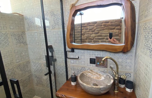 Eceabat House | Cozy rooms in lovely Çanakkale Eceabat Alcitepe village with AC, WiFi, garden