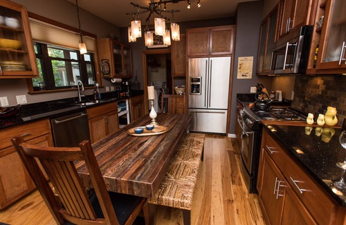 South Congress Cottage | Cozy Rustic SoCo Cottage "Excellent Amenities & Location 5 Star" AskAbout3+Month