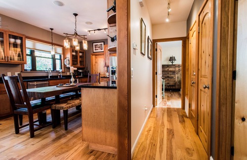 South Congress Cottage | Cozy Rustic SoCo Cottage "Excellent Amenities & Location 5 Star" AskAbout3+Month