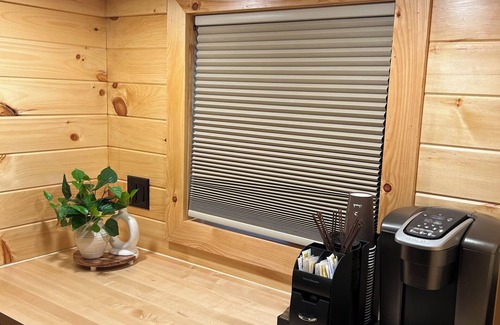 West Milton House | Cozy Rustic Tiny House @ the Horse Stable w/horse back trail riding & more!