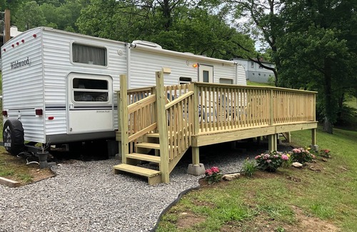 Town of New Haven House | Cozy RV, New River and hiking trails nearby. Peaceful and quiet deer visits freq