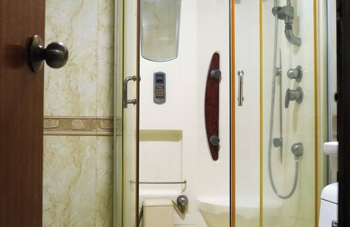 Kafrul House | Cozy RV with WiFi and fitness room in charming Dhaka