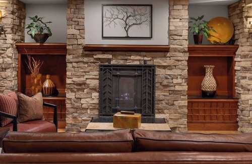 Sacramento Hotel | Cozy Sacramento Suite w/Separate Living Area & Full Kitchen