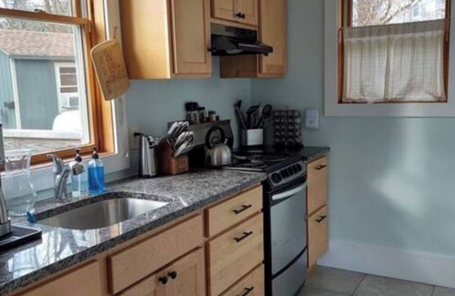 Ithaca House | Cozy & Scenic 2B/1B Artist Retreat on Cayuga Inlet