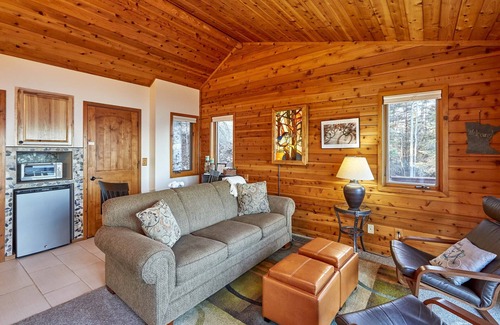 Schroeder Apartment | Cozy Schroeder Studio w/Deck on Lake Superior