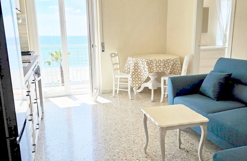 Campora San Giovanni Apartment | Cozy Sea View Apartment jn the beach.