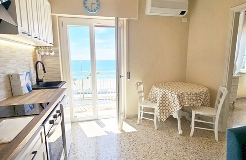 Campora San Giovanni Apartment | Cozy Sea View Apartment jn the beach.