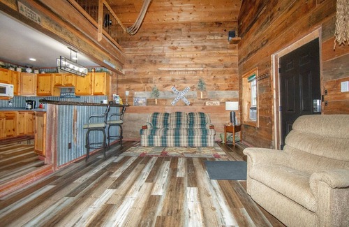 McGregor Cabin | Cozy, secluded, peaceful, pond, fishing , swimming, cabin life, large yard area