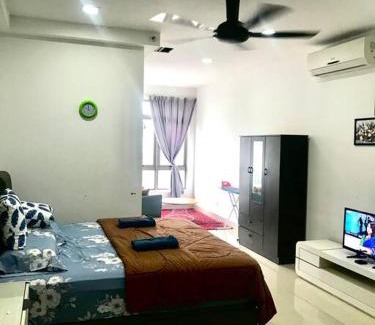 Cyberjaya Apartment | Cozy Shaftesbury High Floor King Bed & Wifi With Parkin Netflix 189