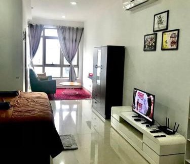 Cyberjaya Apartment | Cozy Shaftesbury High Floor King Bed & Wifi With Parkin Netflix 189