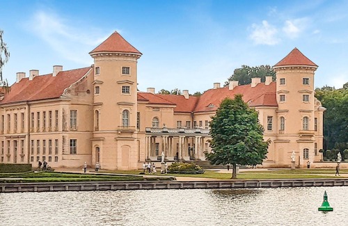Rheinsberg Boat Rental | Cozy ship in Neuruppin with lake view