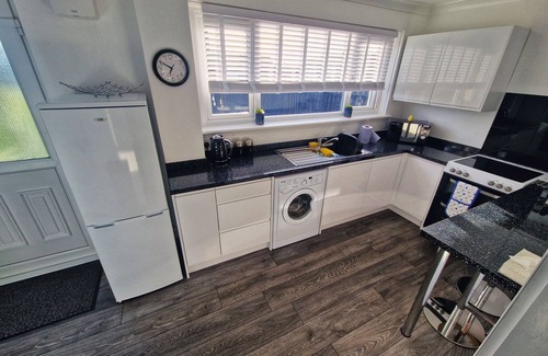 Shotts House | Cozy Shotts House with 2 Bedrooms