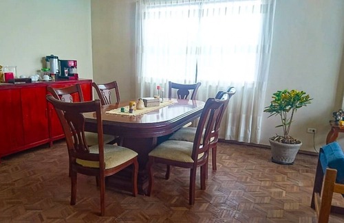 Cotacachi Bed & Breakfast | COZY SIMPLE ROOM IN FAMILY HOME
