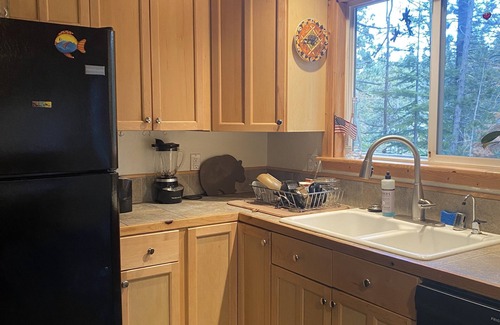 Tahoe Paradise House | Cozy Ski retreat- South Lake Tahoe area. Off Pioneer Road