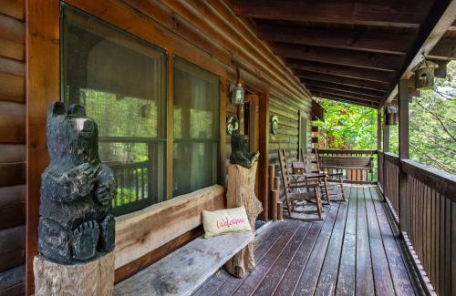 Pigeon Forge House | Cozy Smoky Mountain Cabin! Hot Tub Pool Table