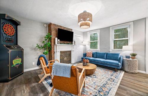 South Side Flats Apartment | Cozy Southside Pitt home w/Pool Table +Yard