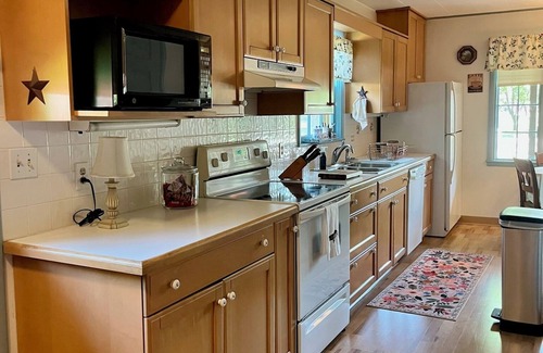 Winfield House | Cozy & Spacious 2Bed, 2Bath in the heart of Winfield