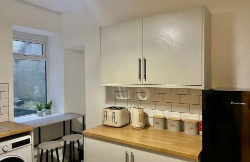 Landore House | Cozy & Spacious 3-bedroom home
