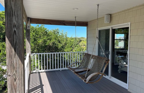 Avon House | Cozy, Spacious 4 Bedroom House with Pool, Large Docks and Canal Access