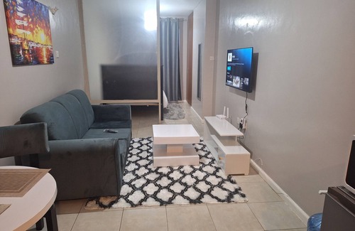 Runda Apartment | Cozy Stay at Bambo Nest, Coral BELLS | Rooftop Pool, Free WiFi, Netflix & More!