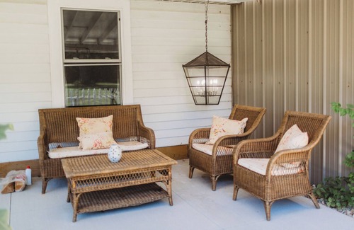 Shorewood-Tower Hills-Harbert Apartment | Cozy Stay by Lake MI & Dunes with Fire Pit