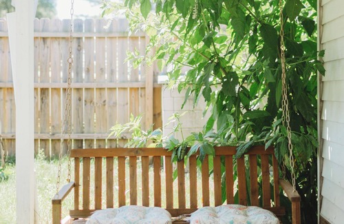 Shorewood-Tower Hills-Harbert Apartment | Cozy Stay by Lake MI & Dunes with Fire Pit