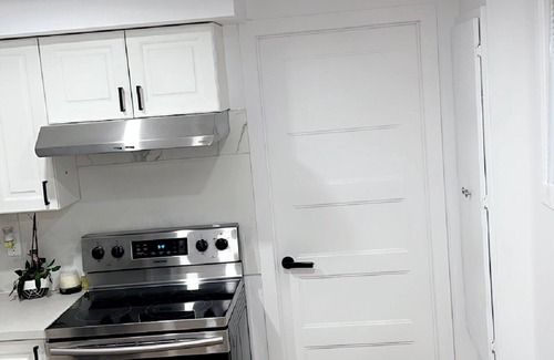 Terrebonne Apartment | Cozy stay in the heart of Terrebonne