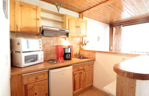 Les Carroz-d'Araches Apartment | Cozy Studio for 4 in Village Center, Near Ski Lifts, Shops, and Amenities