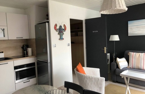 Noirmoutier-en-l'Ile Apartment | Cozy Studio Near Lutins Beach – Private Terrace, Parking & Pet-Friendly