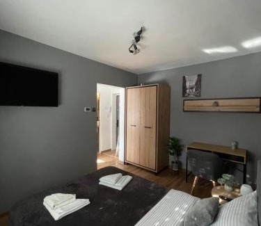 Zalau Apartment | Cozy Studio 1 Bedroom nearby Value Center Mall