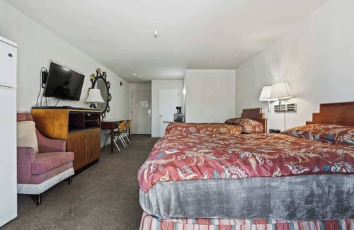 Fremont House | (Cozy studio, 2BED, 1BA, No kitchen)