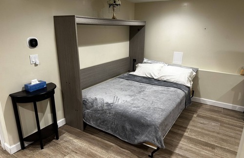 North Massapequa Apartment | Cozy Studio Apartment With Park View /Pet-Friendly Neighborhood
