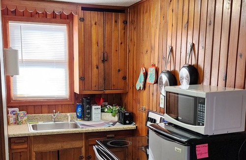 Mahomet Apartment | Cozy studio apartment near downtown Mahomet