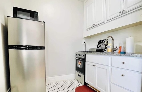 Dwight Apartment | Cozy Studio Apartment In Downtown New Haven