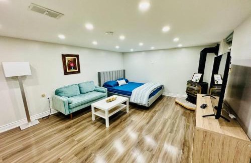 Dorset Park Apartment | Cozy Studio Bsmt in Scarborough Central