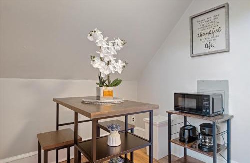 Gayborhood Apartment | Cozy Studio By Upenn & Drexel