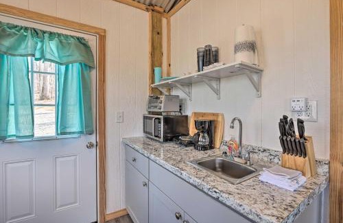 Tallassee Apartment | Cozy Studio Cabin in Tallassee with Water View!