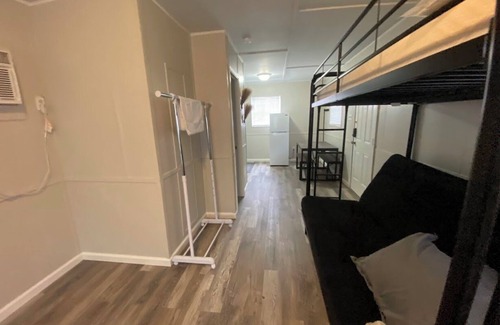 Cleveland Apartment | Cozy studio cabin with fishing and pools in walking distance!