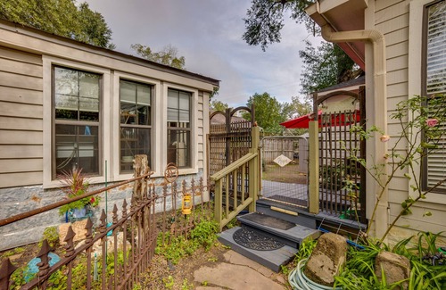 Tomball Apartment | Cozy Studio Cottage in Downtown Tomball!