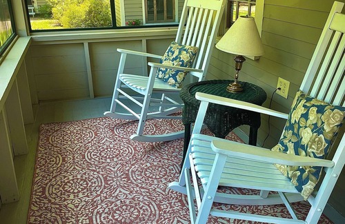 Bridgewater Cottage | Cozy Studio Cottage with shared private beach on Newfound Lake