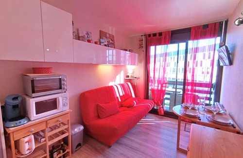 Cadeilhan-Trachere Apartment | Cozy studio for 4 with balcony in Pla d'Adet