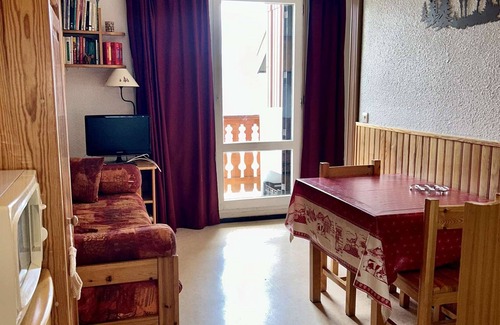 Eclose-Est Apartment | Cozy Studio for 4, Balcony, Near Shops & Lifts, Pet-Friendly - L'Alpe d'Huez